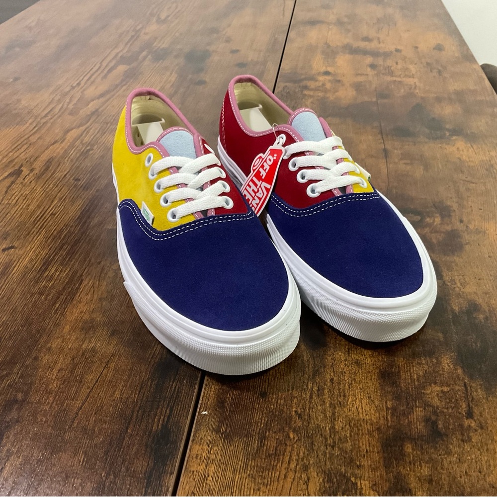 NEW!!! Vans Authentic Unisex 8us men 9.5us women